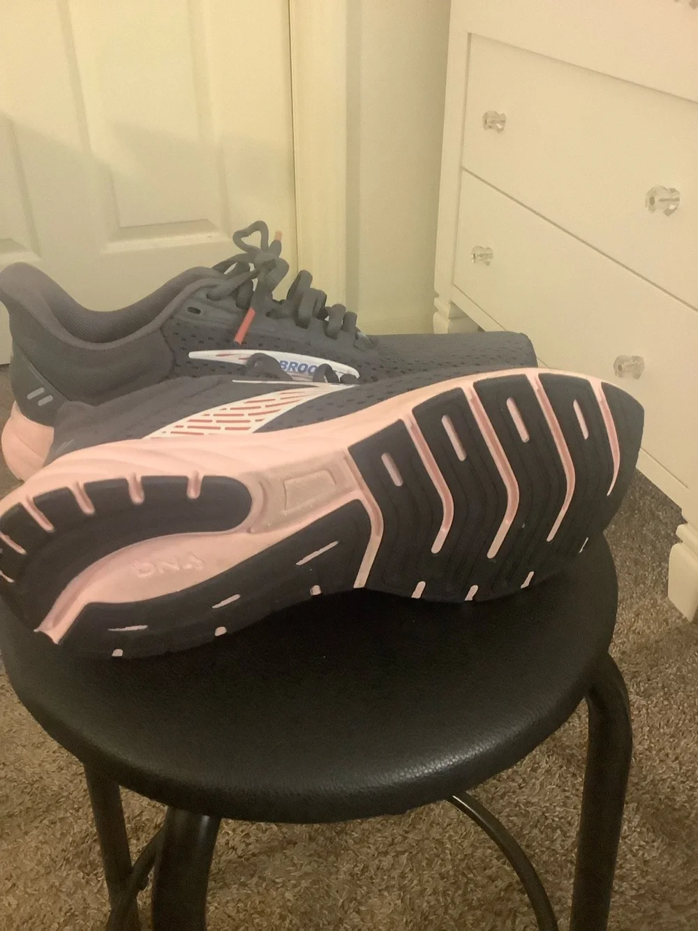 Brooks Anthem 6 Sneakers Size 8 1/2 Gray